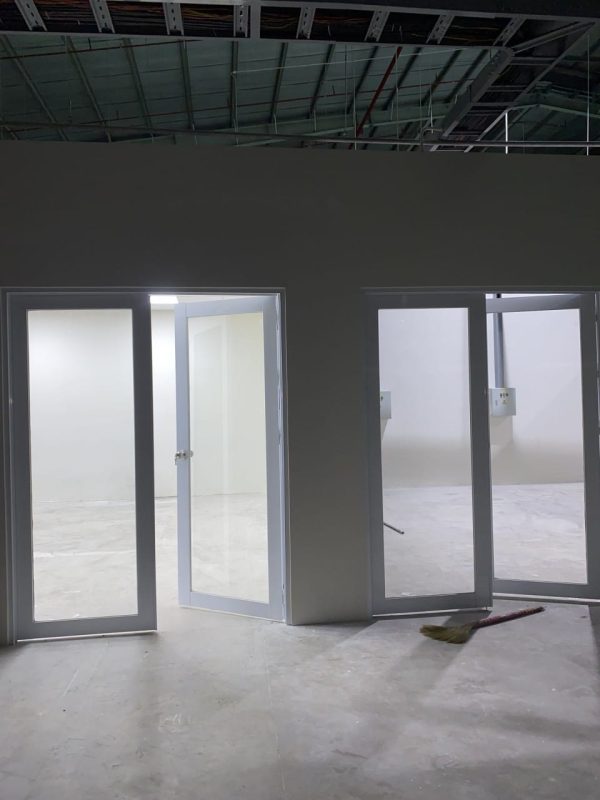cửa nhôm kính thường 28 cửa đi nhôm kính thường