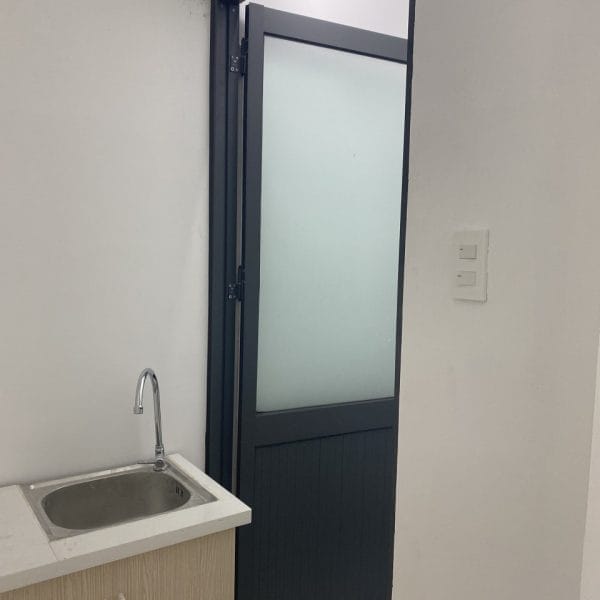 cửa nhôm kính thường 48 cửa nhôm thường kính mờ