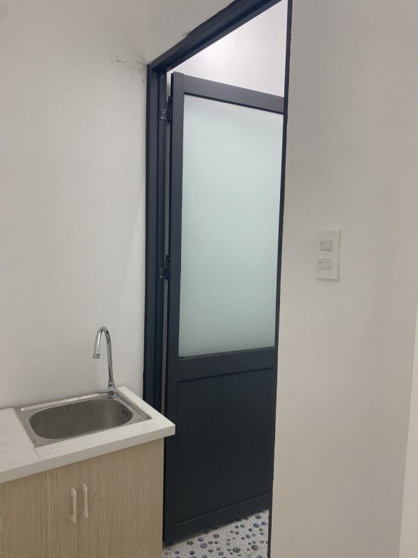 cửa nhôm kính thường 30 cửa nhôm thường kính mờ