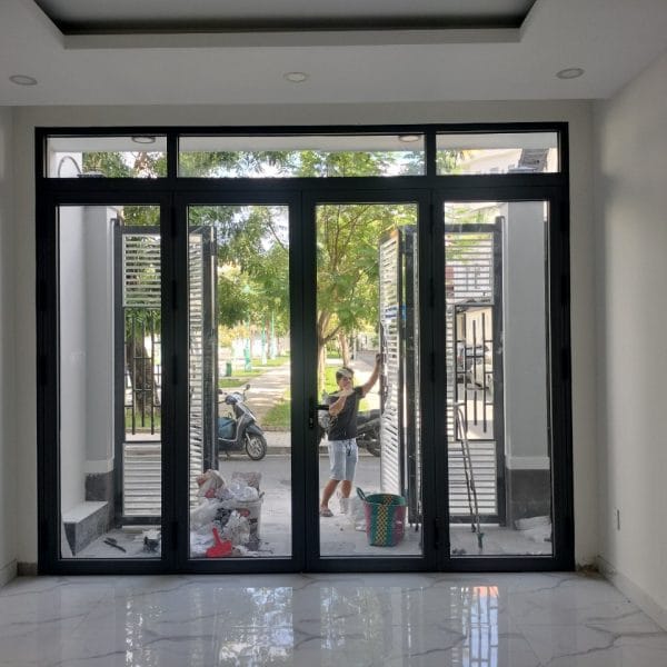 Cửa Kính Cường Lực 4 Cánh 21 Cửa nhôm kính cường lực 4 cánh