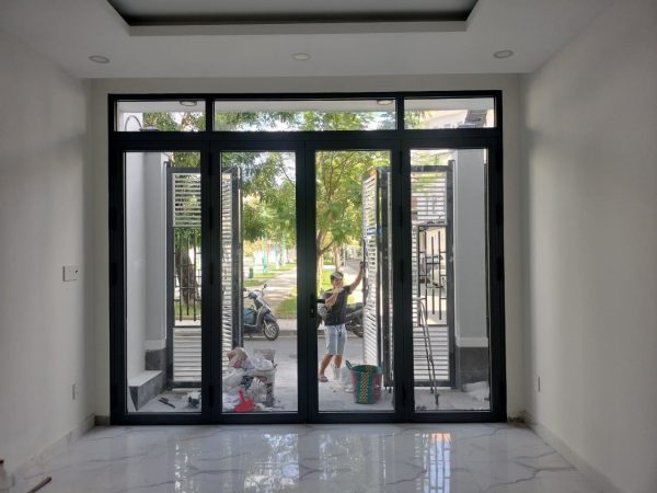 Cửa Kính Cường Lực 4 Cánh 16 Cửa nhôm kính cường lực 4 cánh