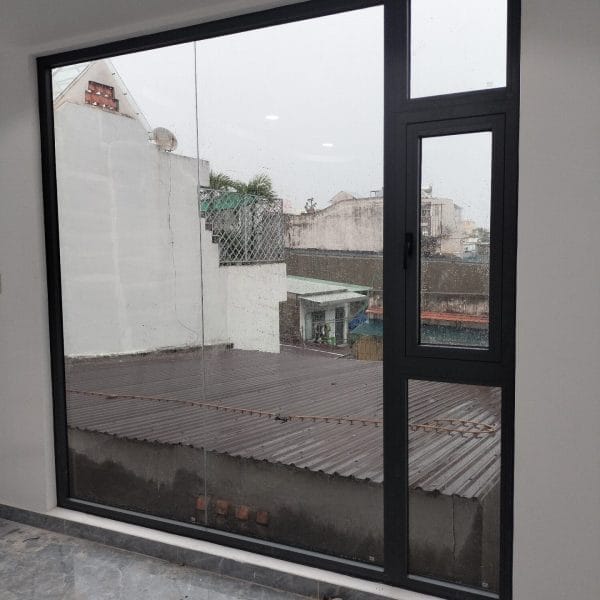 vách kính cường lực khung nhôm