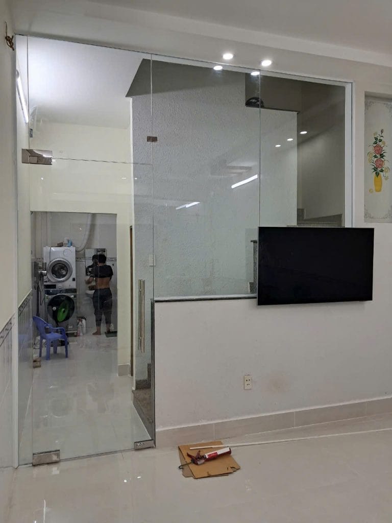 cửa kính cường lực cách âm 31 vách cửa kính cường lực 1 cánh