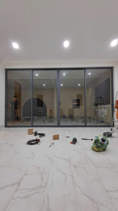 cửa kính cường lực cách âm 16 cửa lùa 4 cánh hệ 93 kính hộp